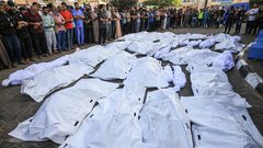 نقل رفات 50 شهيدا من "مقبرة عشوائية" في مدينة غزة