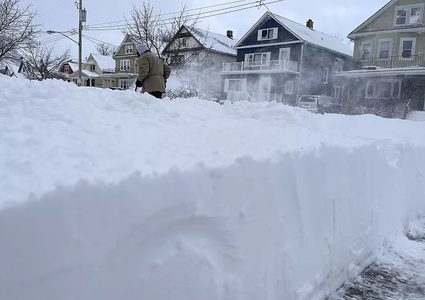 انقطاع الكهرباء عن أكثر من 200 ألف منزل بالولايات المتحدة بسبب العاصفة الثلجية