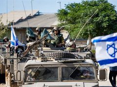 جسر جوي صيني إلى إيران وزيارة قائد "سنتكوم" لإسرائيل ترفع التأهب