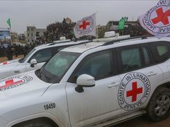 غزة: الصليب الأحمر يسهل نقل 9 معتقلين محررين إلى مستشفى شهداء الأقصى