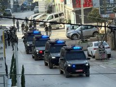 الاحتلال يواصل عدوانه على مناطق شمال شرق القدس ويقتحم مخيم قلنديا