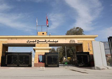 مكتب نتنياهو: وافقنا على فتح معبر رفح بشكل محدود لعبور الأفراد
