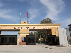 مكتب نتنياهو: وافقنا على فتح معبر رفح بشكل محدود لعبور الأفراد