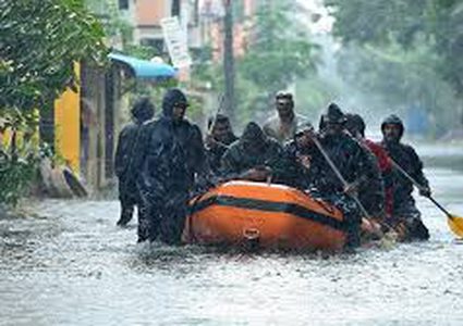17 قتيلا وعشرات المفقودين بسبب الأمطار الغزيرة في إندونيسيا