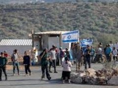 مستوطنون يعتدون على طواقم مصلحة مياه محافظة القدس في عين سامية