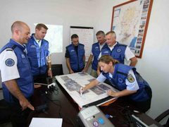 وصول قوة المراقبة الأوروبية وموظفين فلسطينيين إلى معبر رفح تمهيدًا لإعادة فتحه