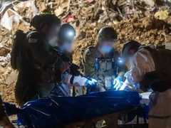 "الشاباك" يكشف تفاصيل استعادة جثة آخر جندي إسرائيلي في قطاع غزة