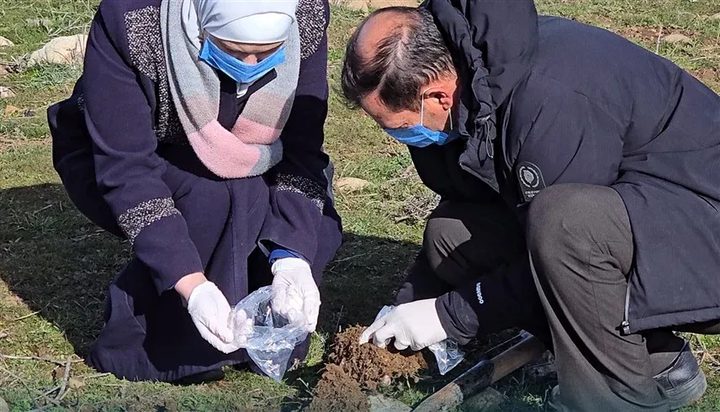 للمرة الثانية.. إسرائيل ترش "مواد مجهولة" جنوبي سوريا