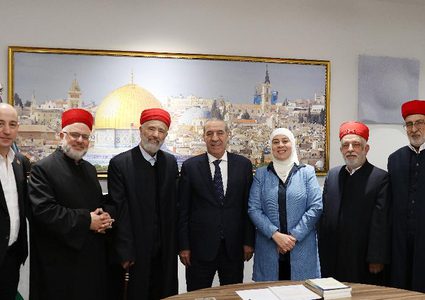 الشيخ يستقبل وفداً من الطائفة السامرية