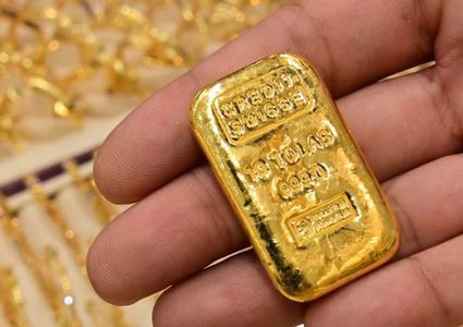 الذهب يحلّق فوق 5200 دولار للأوقية