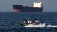 مصر تسعى للإفراج عن 4 مواطنين احتجزتهم إيران على متن ناقلة نفط