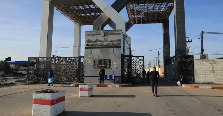 الاحتلال يقرّ رسميًا فتح معبر رفح للأفراد باتجاهين ابتداءً من الأحد