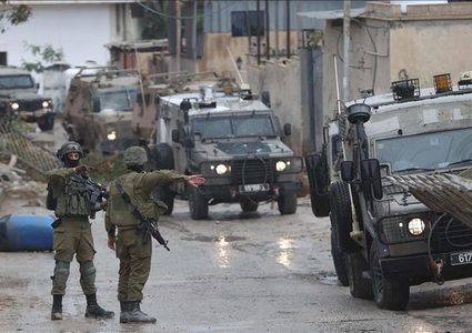 الاحتلال يواصل حصار وإغلاق حزما لليوم الثالث