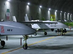 الجيش الإيراني يعلن إلحاق "ألف مسيّرة" بقواته ويتعهد "ردا ساحقا" على أي ضربة