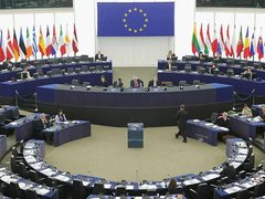 الاتحاد الأوروبي يقرّ عقوبات جديدة على إيران