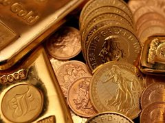 أسعار الذهب تتجاوز 5500 دولار للأونصة