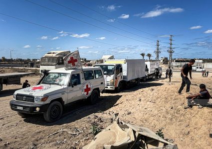 الاحتلال يسلم جثامين 15 شهيدًا من سكان قطاع غزة