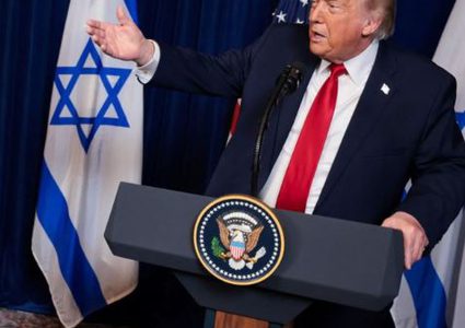 صحف عبرية: ترمب يلوّح بضربة أقسى وإيران تحذّر من حرب