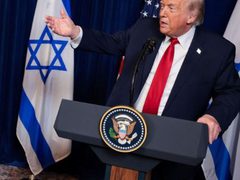 صحف عبرية: ترمب يلوّح بضربة أقسى وإيران تحذّر من حرب