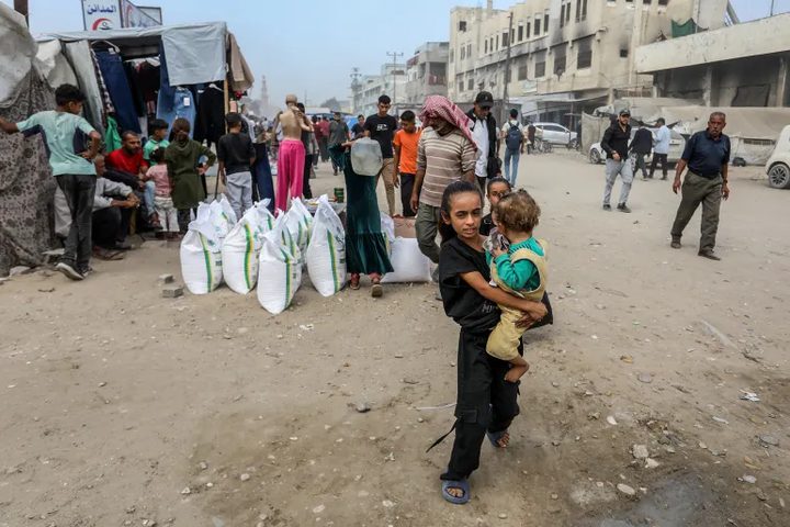 شيطنة الإغاثة وتبرير التجويع: هجوم الاحتلال على مساعدات غزة