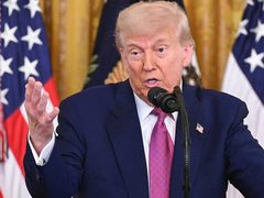 ترامب محذرا إيران: إما اتفاق نووي أو مواجهة هجوم "أسوأ بكثير"