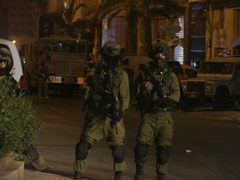 قوات الاحتلال تعتقل شابا من بيت لحم