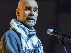 غوارديولا بالكوفية: نحن مع فلسطين، اسرائيل تقتل اطفالنا