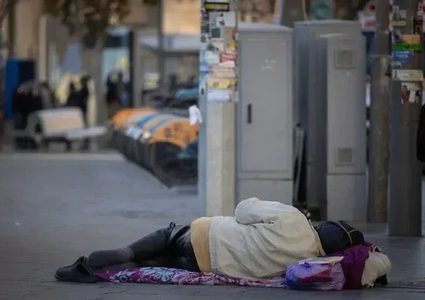 العرب والحريديم يشكلون الغالبية: مليونا إسرائيلي تحت خط الفقر