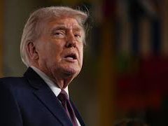 ترامب يكشف عن قناة اتصال سرية مع طهران: "أخبرتهم بأمرين"