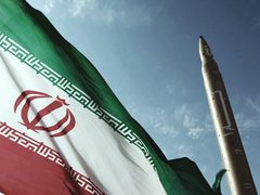 ايران: جاهزون للقتال وأيدينا على الزناد، وعلى واشنطن مغادرة المنطقة