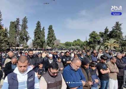 70 ألفا يؤدون صلاة الجمعة في المسجد الأقصى
