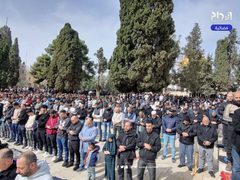 70 ألفا يؤدون صلاة الجمعة في المسجد الأقصى