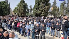 70 ألفا يؤدون صلاة الجمعة في المسجد الأقصى