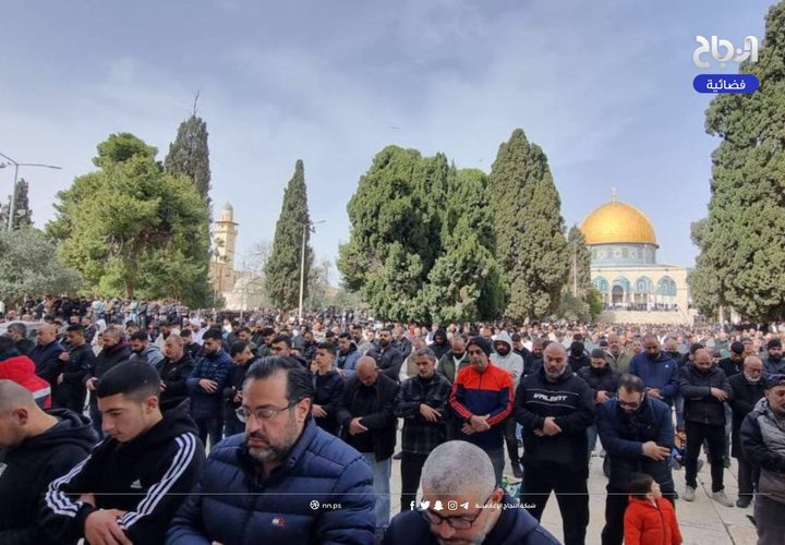 70 ألفا يؤدون صلاة الجمعة في المسجد الأقصى
