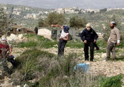 مستوطنون يهاجمون منزلا في بلدة قصرة جنوب نابلس