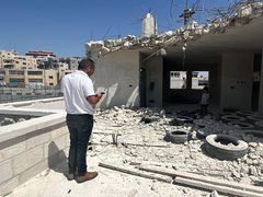 الاحتلال يجبر مقدسيا على هدم منزله في سلوان