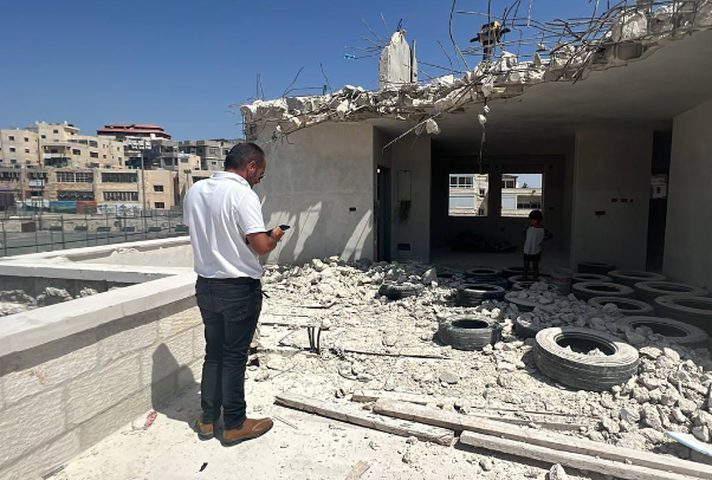 الاحتلال يجبر مقدسيا على هدم منزله في سلوان