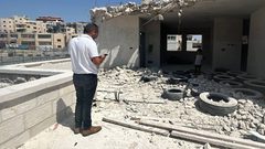 الاحتلال يجبر مقدسيا على هدم منزله في سلوان