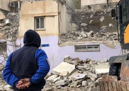 الاحتلال يجبر مقدسيا على هدم منزله في جبل المكبر