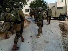 الاحتلال يداهم منزلا في عناتا شمال شرق القدس المحتلة