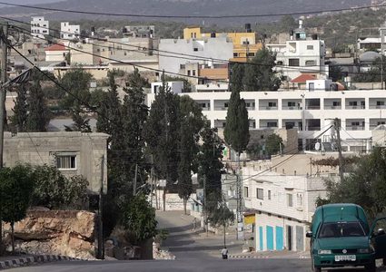 الاحتلال يخطر منشآت ومنازل بوقف العمل قرب مدخل قفين شمال طولكرم