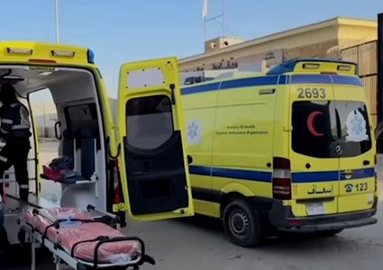 إعادة فتح المعبر الرئيسي لغزة في رفح، بعد إغلاق دام أكثر من عام ونصف، بما في ذلك سيارات الإسعاف وشاحنات المساعدات المتجهة لدعم المدنيين الفلسطينيين، في خطوة تم تنسيقها مع مصر والاتحاد الأوروبي، وسط أجواء من الترقب لدى السكان والسلطات المحلية.