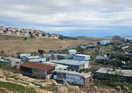 مستوطنون يقتحمون تجمع أبو النوار البدوي قرب بلدة العيزرية