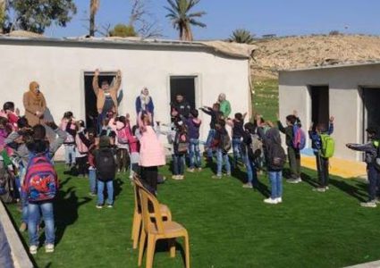 مستوطنون يعرقلون عمل الطواقم التعليمية في مدرسة المالح بالأغوار الشمالية