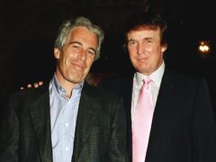 وزارة العدل الأمريكية تسحب آلاف المواد المرتبطة بملف إبستين