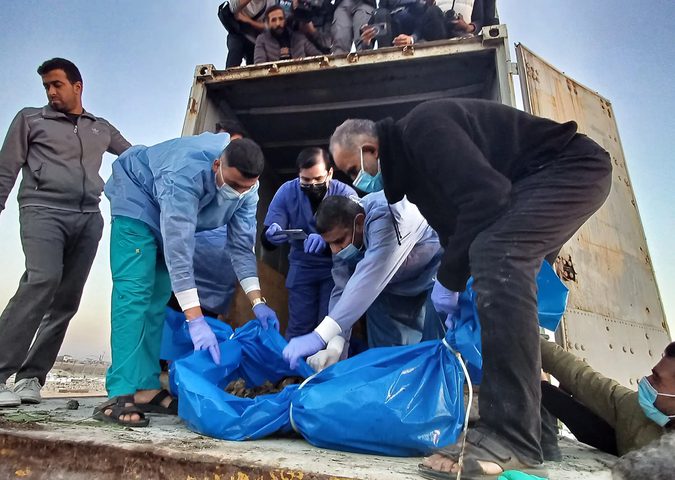 الاحتلال يسلم جثامين 54 شهيدا من قطاع غزة