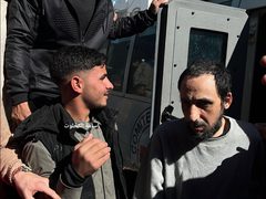 الاحتلال يفرج عن 9 أسرى من ابناء قطاع غزة اعتقلهم خلال الحرب على القطاع.