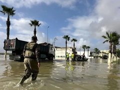 المغرب: إجلاء أكثر من 100 ألف شخص شمال غرب البلاد تحسبًا للفيضانات
