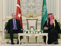 السعودية وتركيا تدعوان لتثبيت وقف إطلاق النار والتمهيد لعودة السلطة إلى غزة