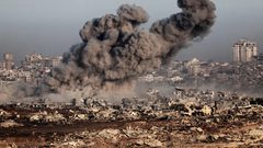 3 شهداء بينهم طفلة إثر قصف للاحتلال على دير البلح وغزة